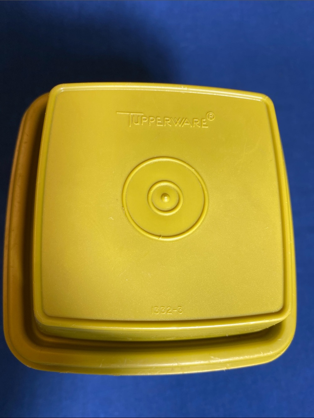 Tupperware Vintage Pickle Storage Container with Handy Pickle-lifter - Picture 2 of 11